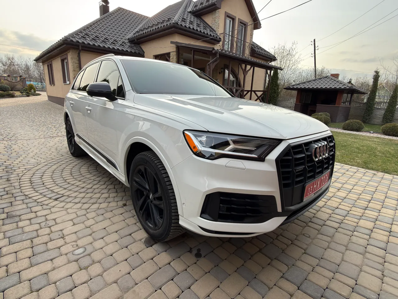 Audi Q7 - фото 26