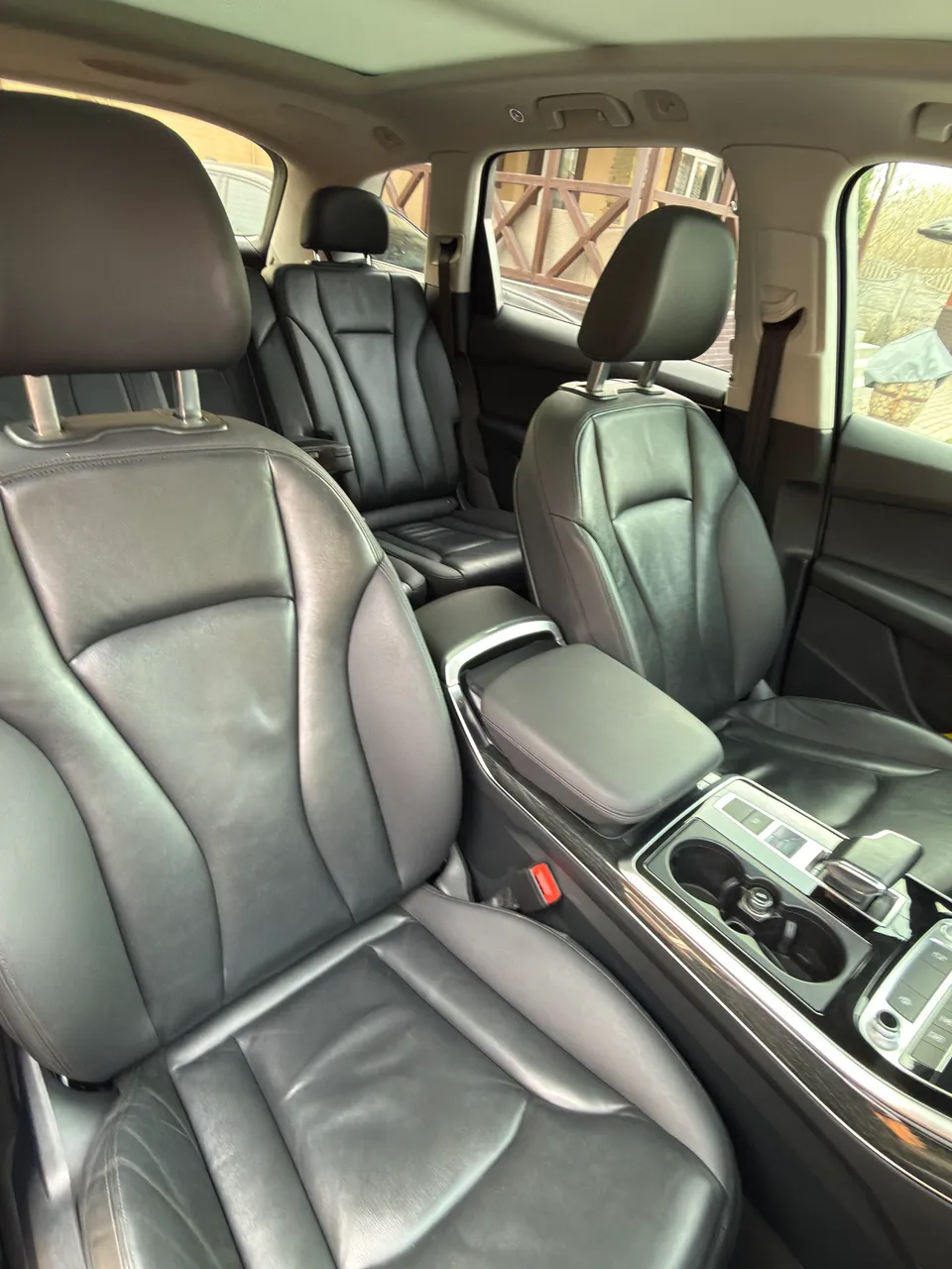 Audi Q7 - фото 17