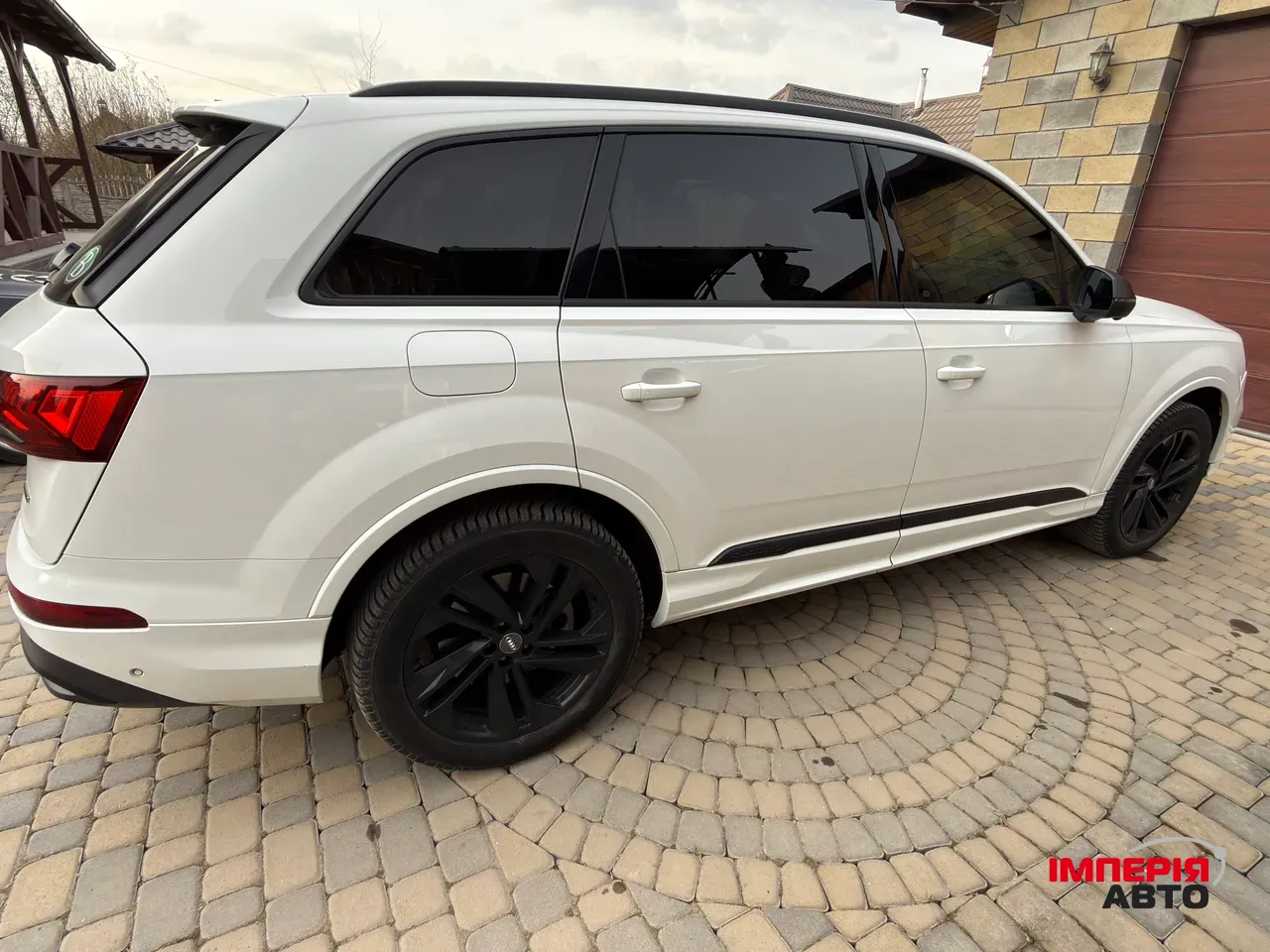 Audi Q7 - фото 10