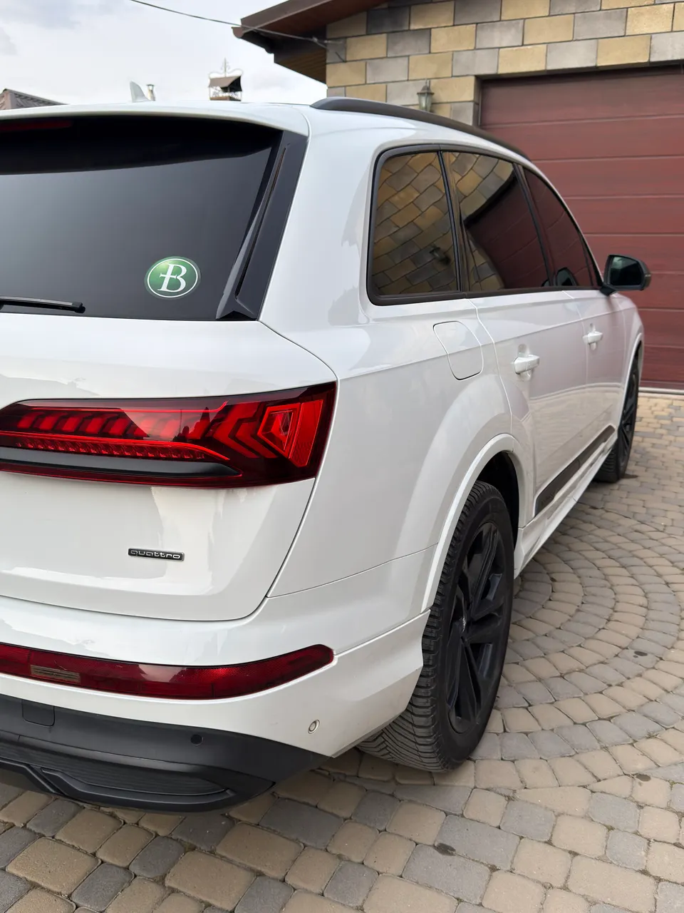 Audi Q7 - фото 23