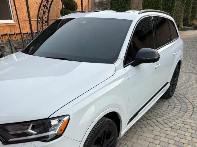 Audi Q7 - фото 5