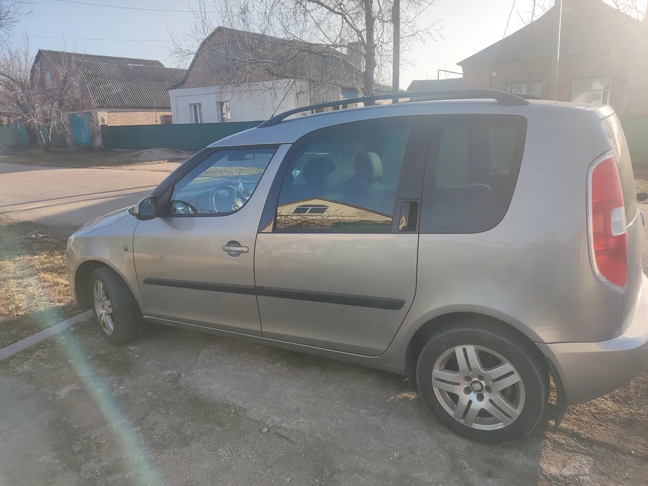 Skoda Roomster - фото 4