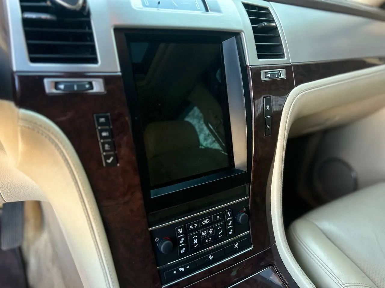 Cadillac Escalade - фото 6