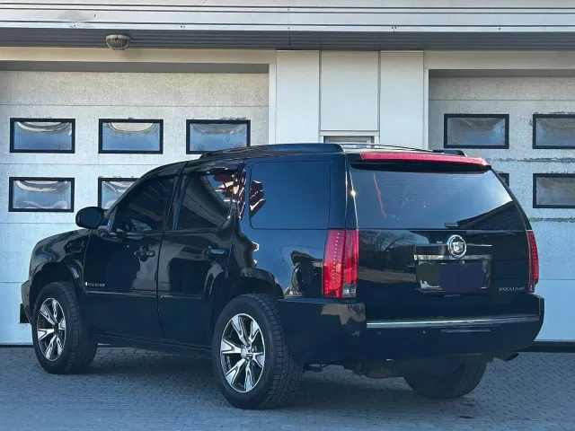 Cadillac Escalade - фото 3