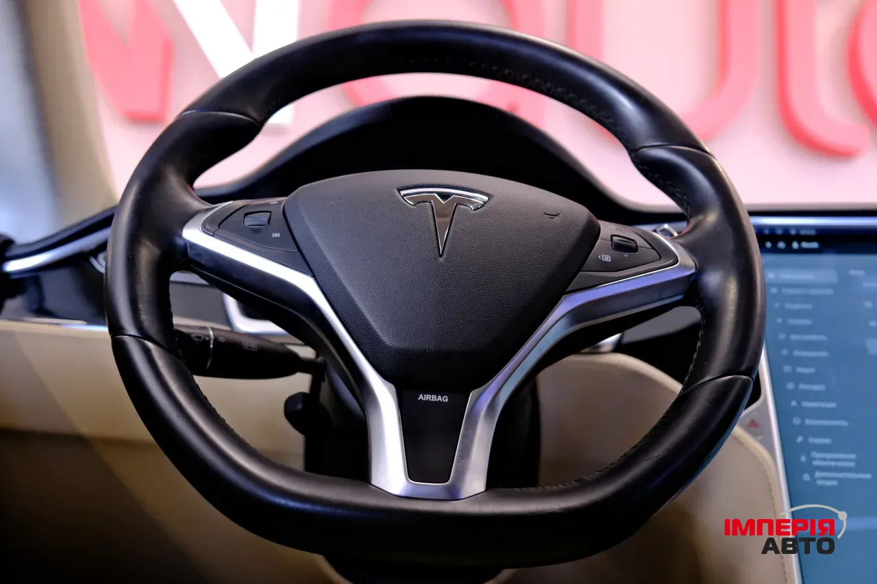 Tesla Model S - фото 7