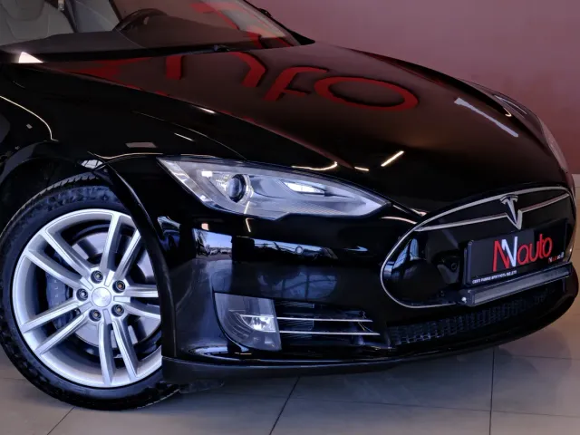 Tesla Model S - фото 3