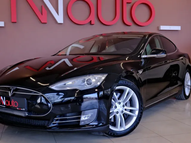 Tesla Model S - фото 2