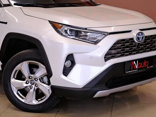 Toyota RAV4 - фото 3