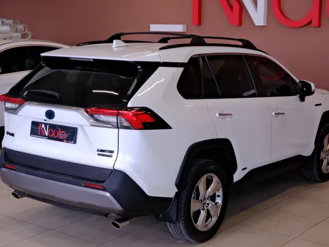 Toyota RAV4 - фото 5