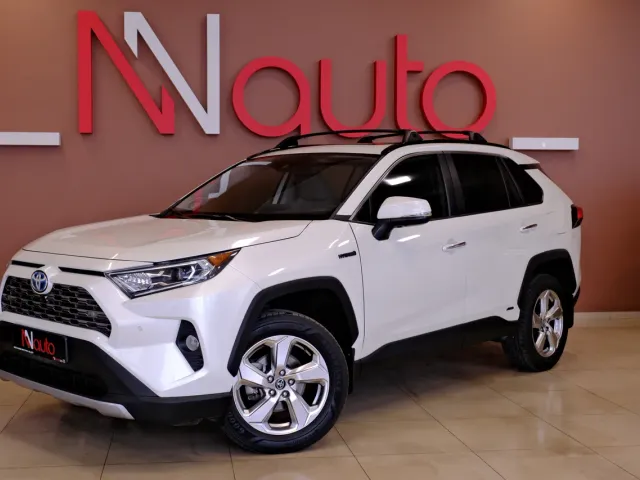 Toyota RAV4 - фото 1