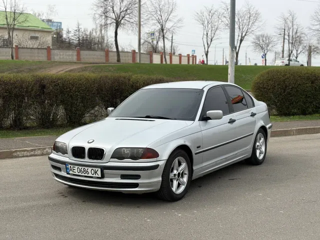 BMW 3 серії - фото 1