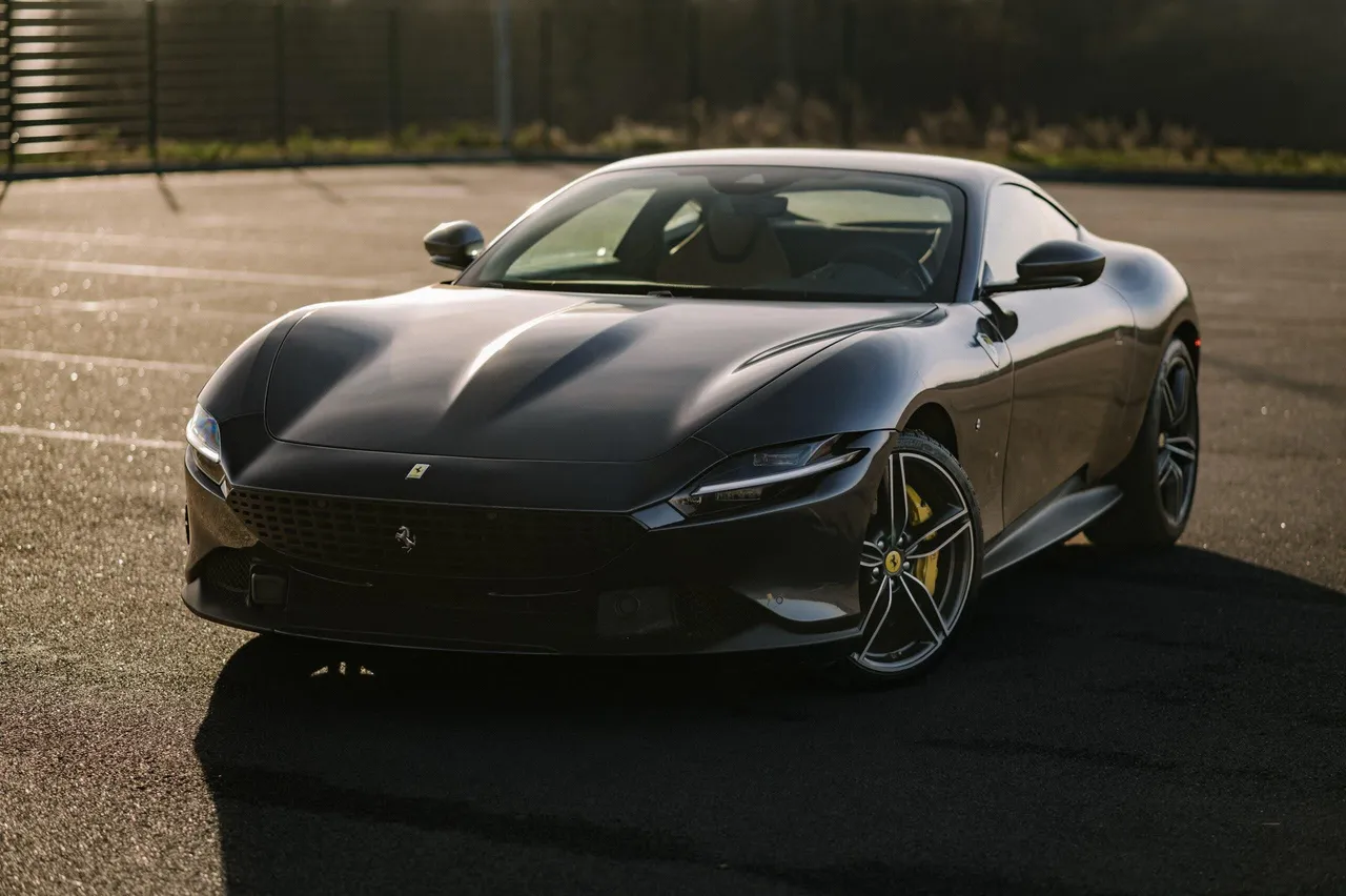 Ferrari Roma - фото 1