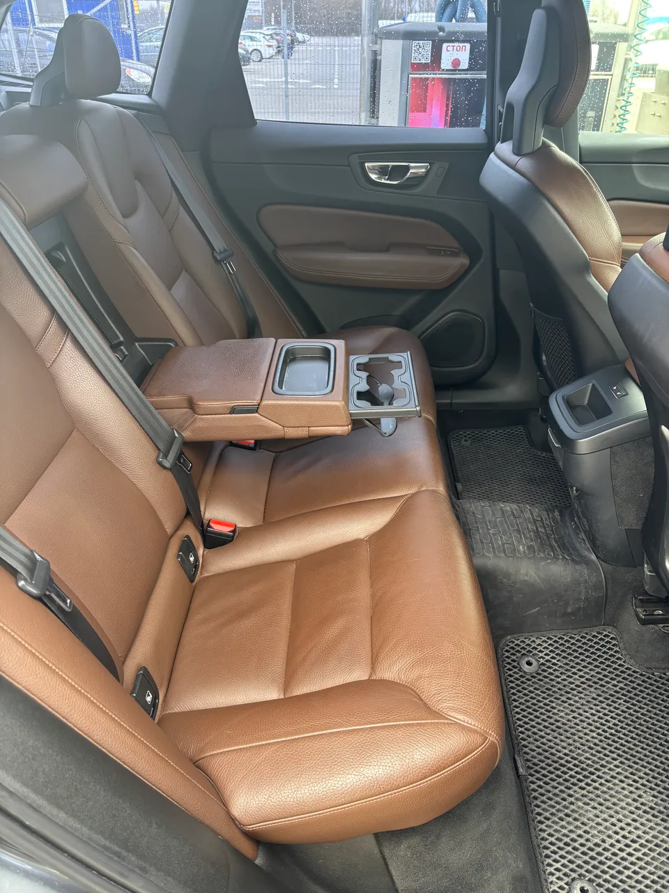 Volvo XC60 - фото 17