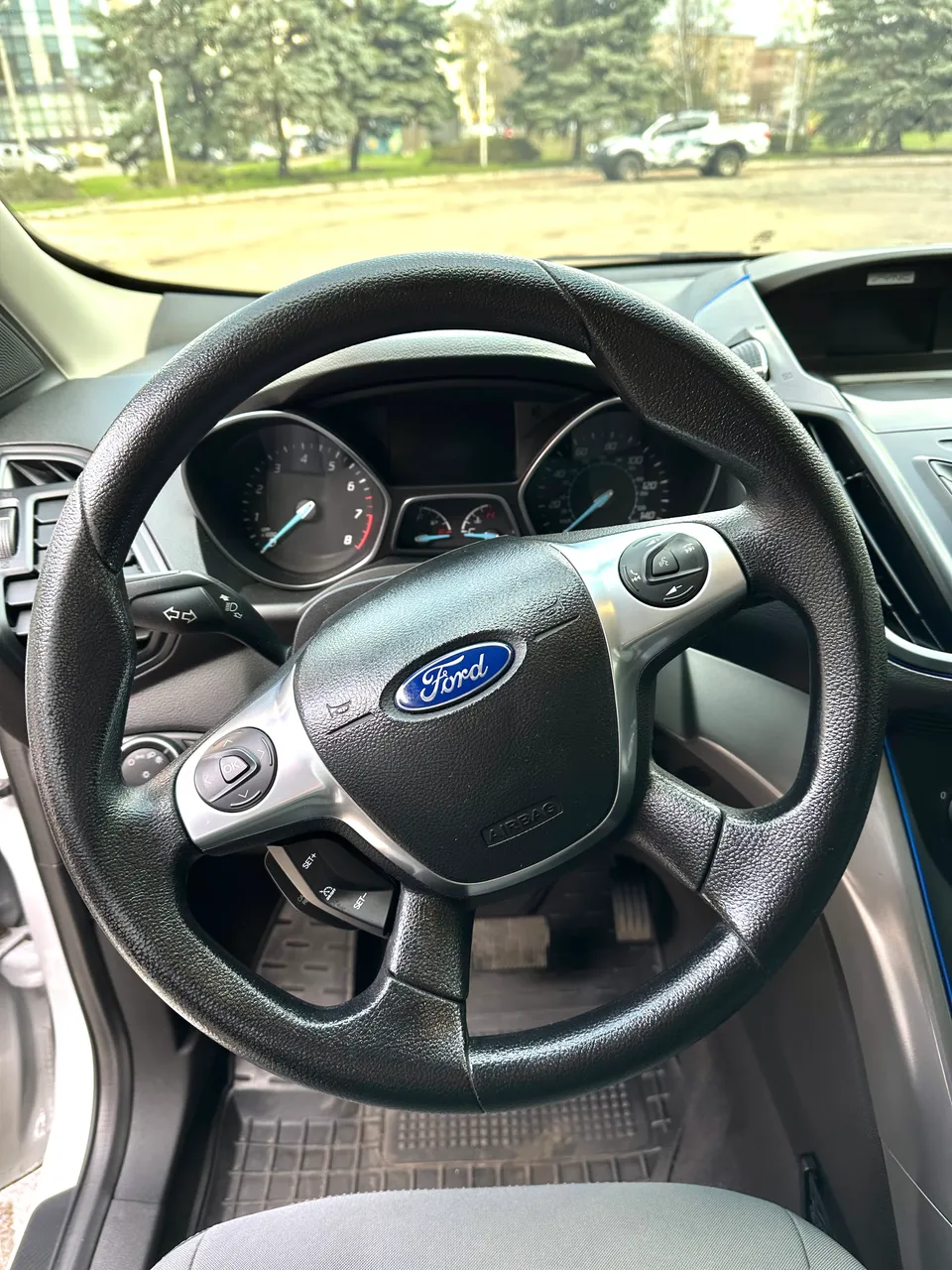 Ford Escape - фото 22