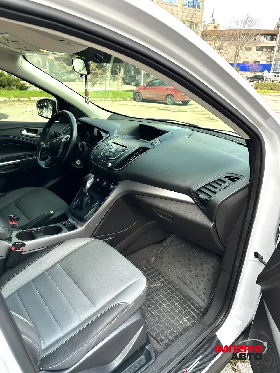 Ford Escape - фото 32