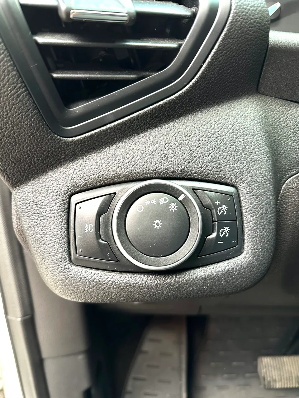 Ford Escape - фото 21