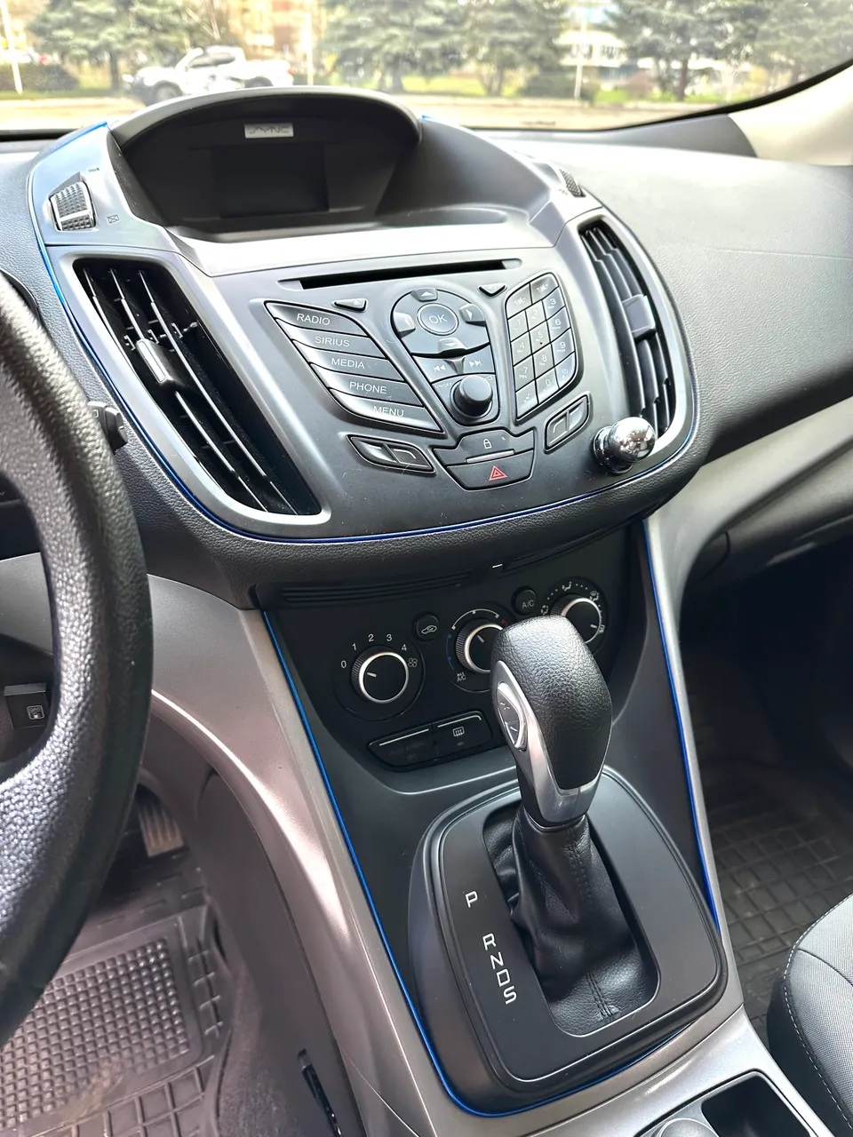 Ford Escape - фото 23