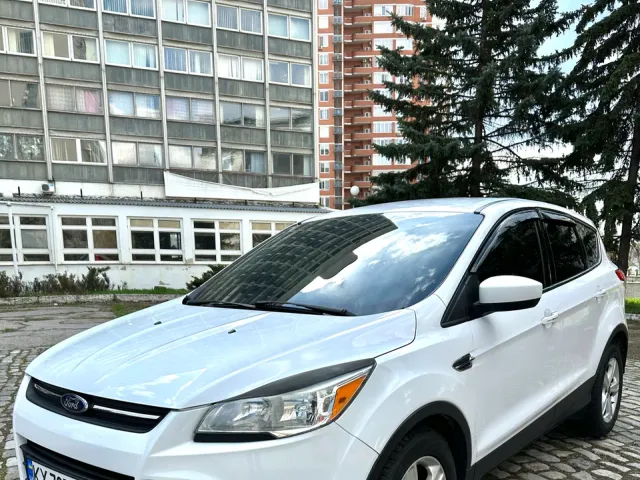 Ford Escape - фото 1