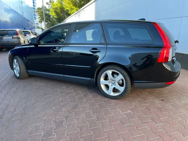Volvo V50 - фото 4