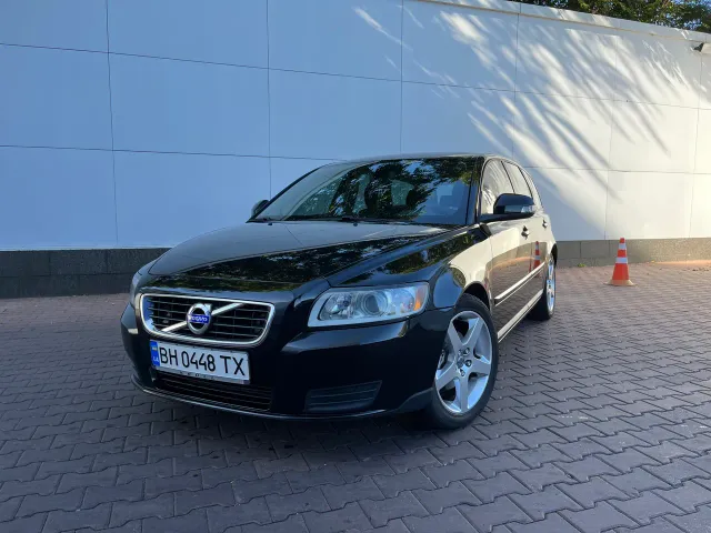 Volvo V50 - фото 2