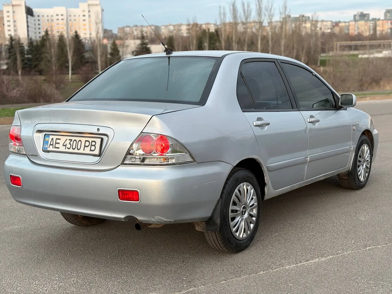 Mitsubishi Lancer - фото 5