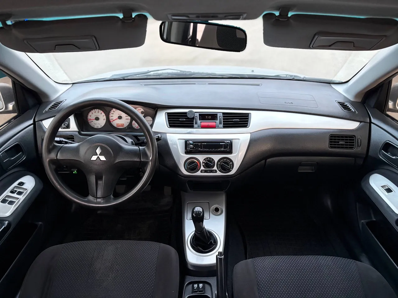 Mitsubishi Lancer - фото 7