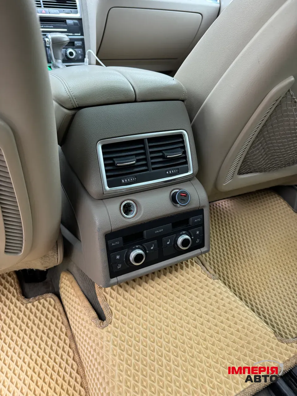 Audi Q7 - фото 20