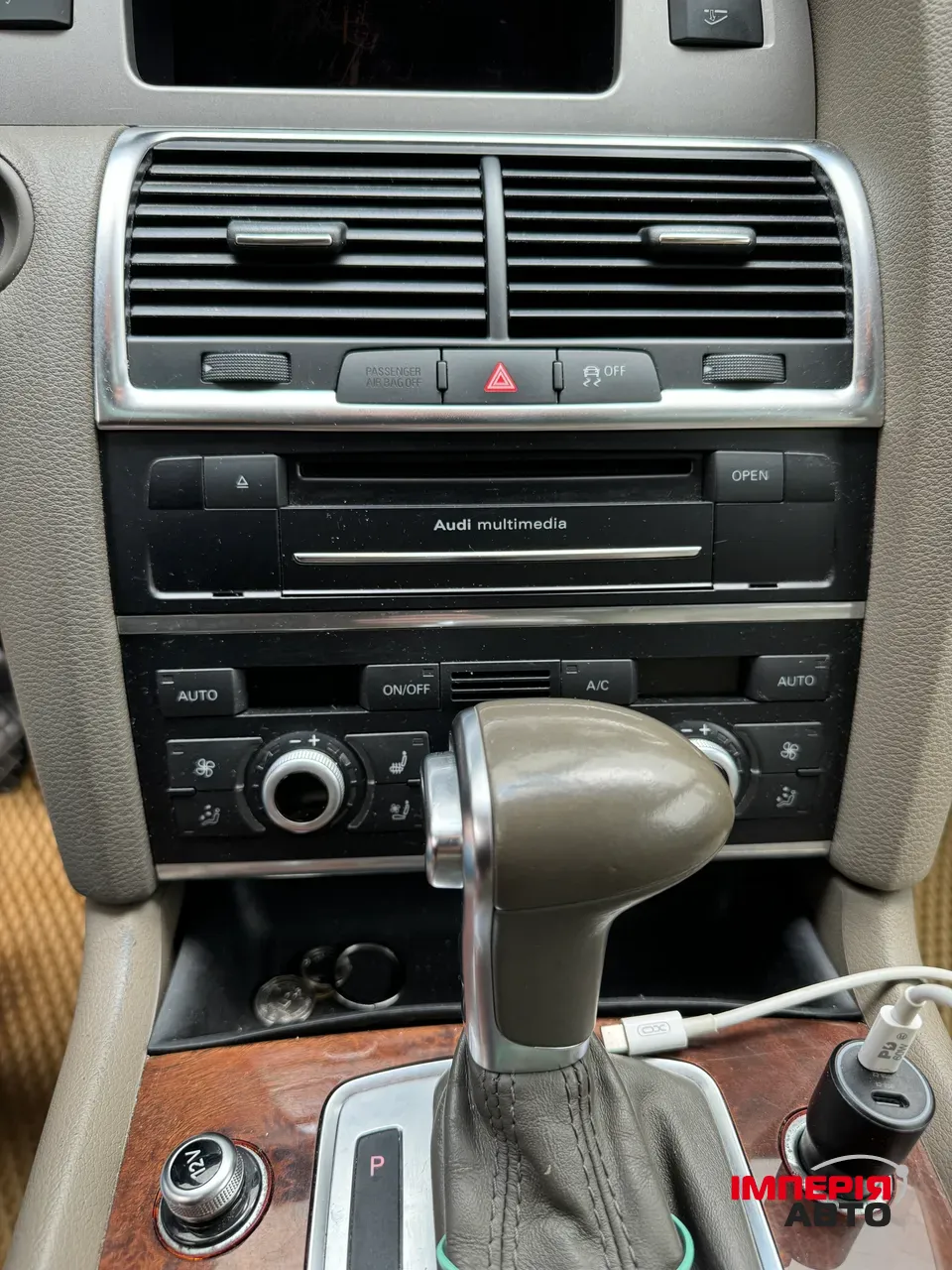 Audi Q7 - фото 16
