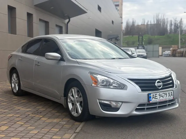 Nissan Altima - фото 1
