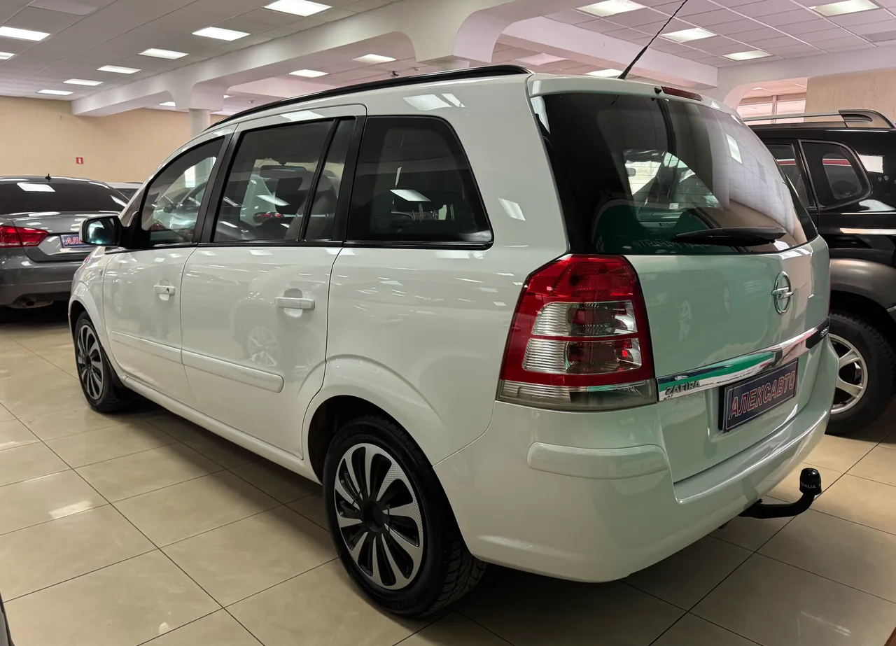 Opel Zafira - фото 2