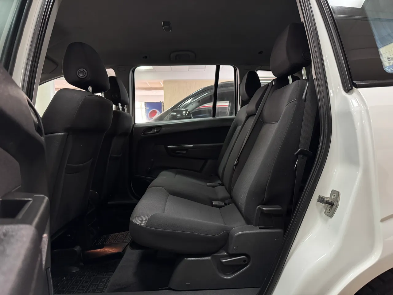 Opel Zafira - фото 8