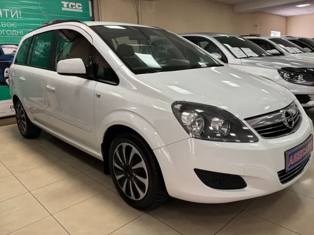 Opel Zafira - фото 5
