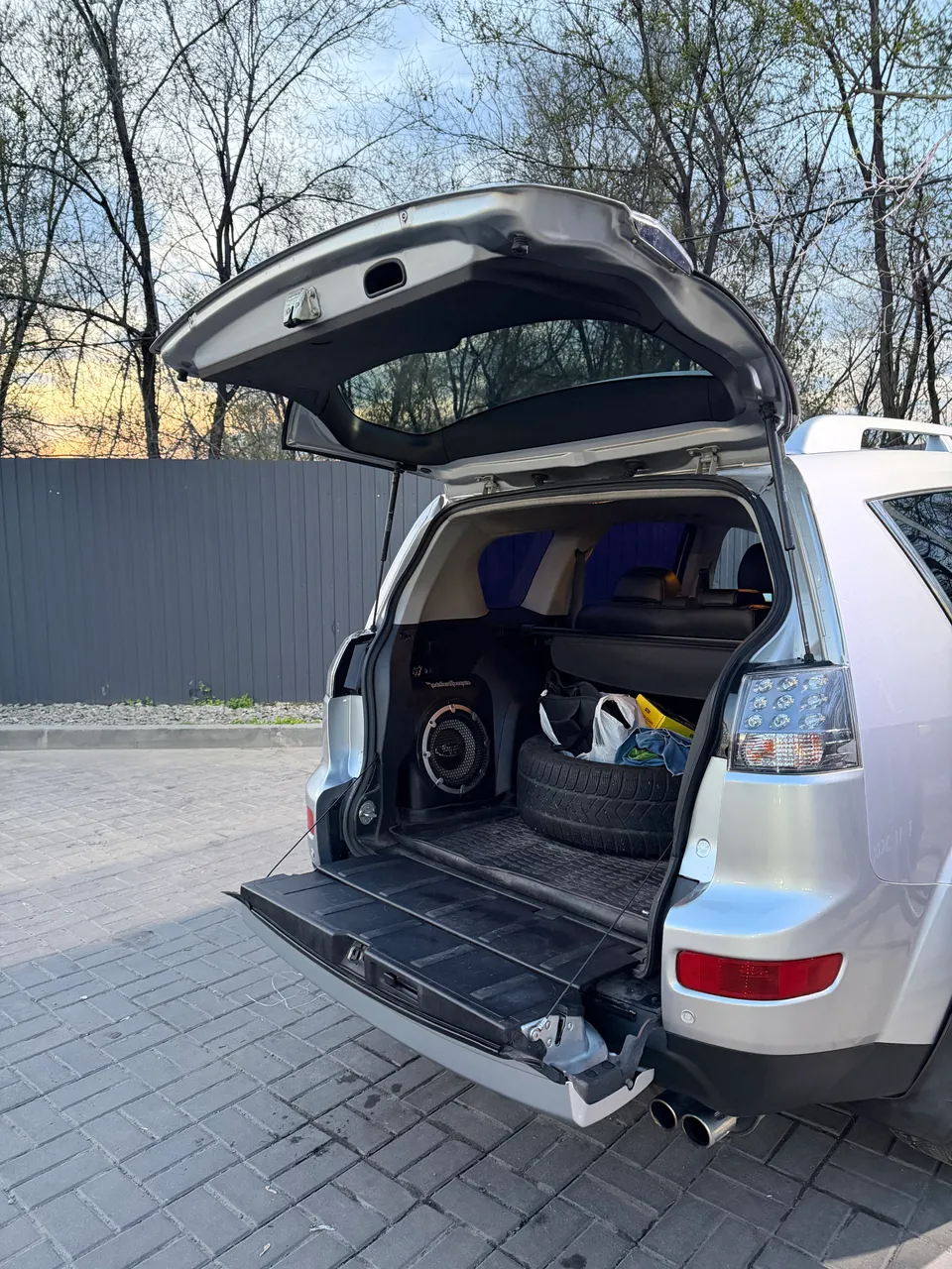 Mitsubishi Outlander - фото 12