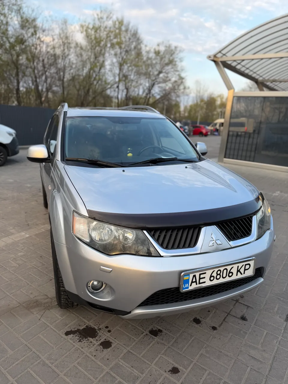 Mitsubishi Outlander - фото 2