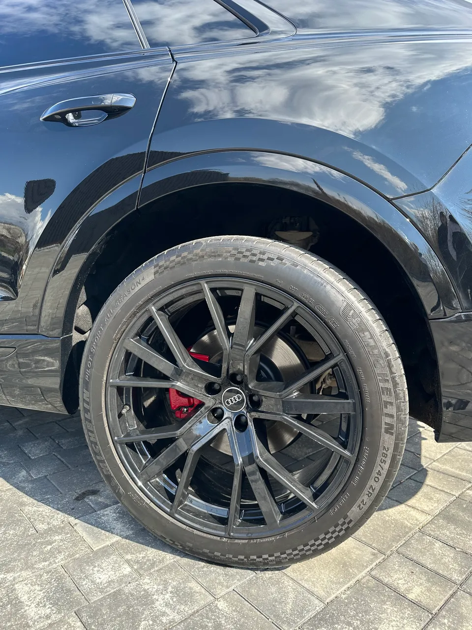 Audi Q8 - фото 7