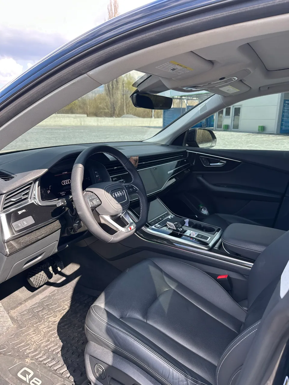 Audi Q8 - фото 5