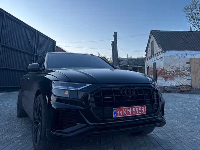 Audi Q8 - фото 1