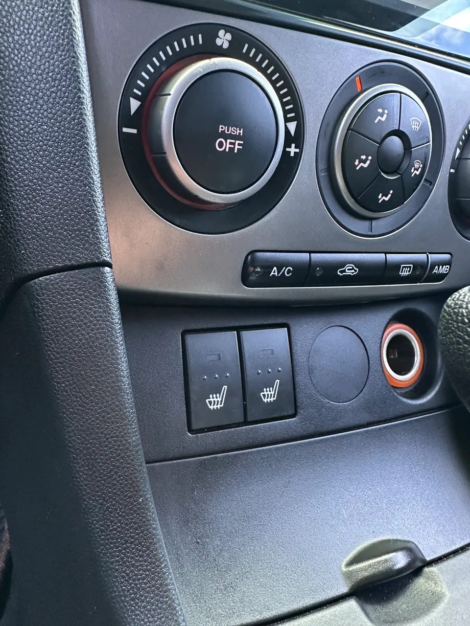 Mazda 3 - фото 15