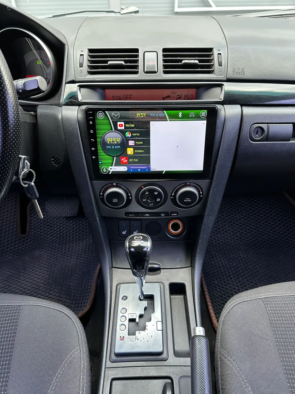 Mazda 3 - фото 12