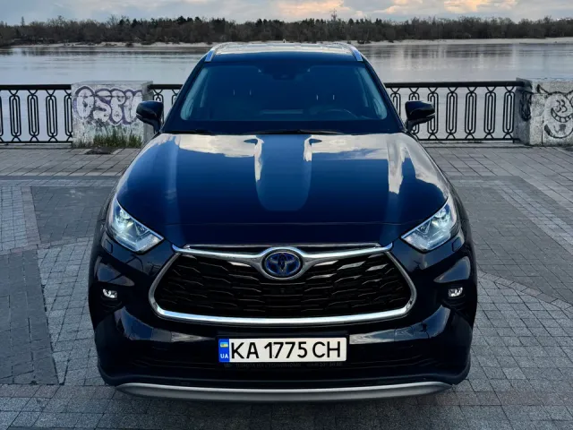 Toyota Highlander - фото 2