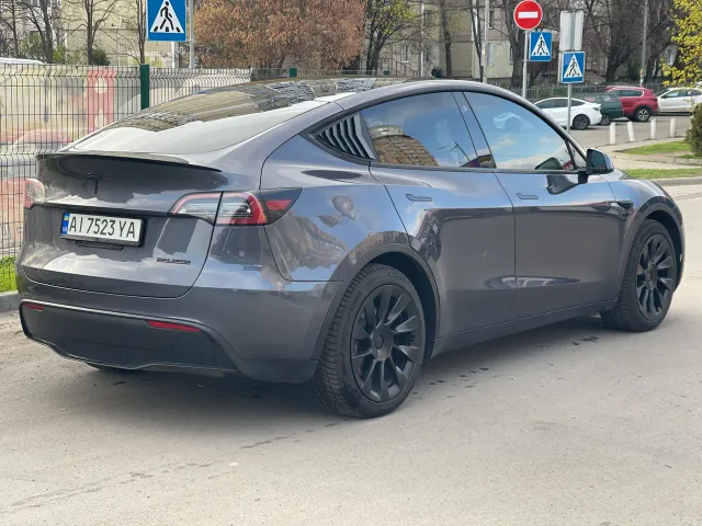 Tesla Model Y - фото 2