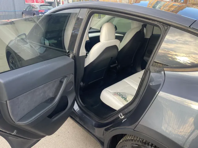 Tesla Model Y - фото 4