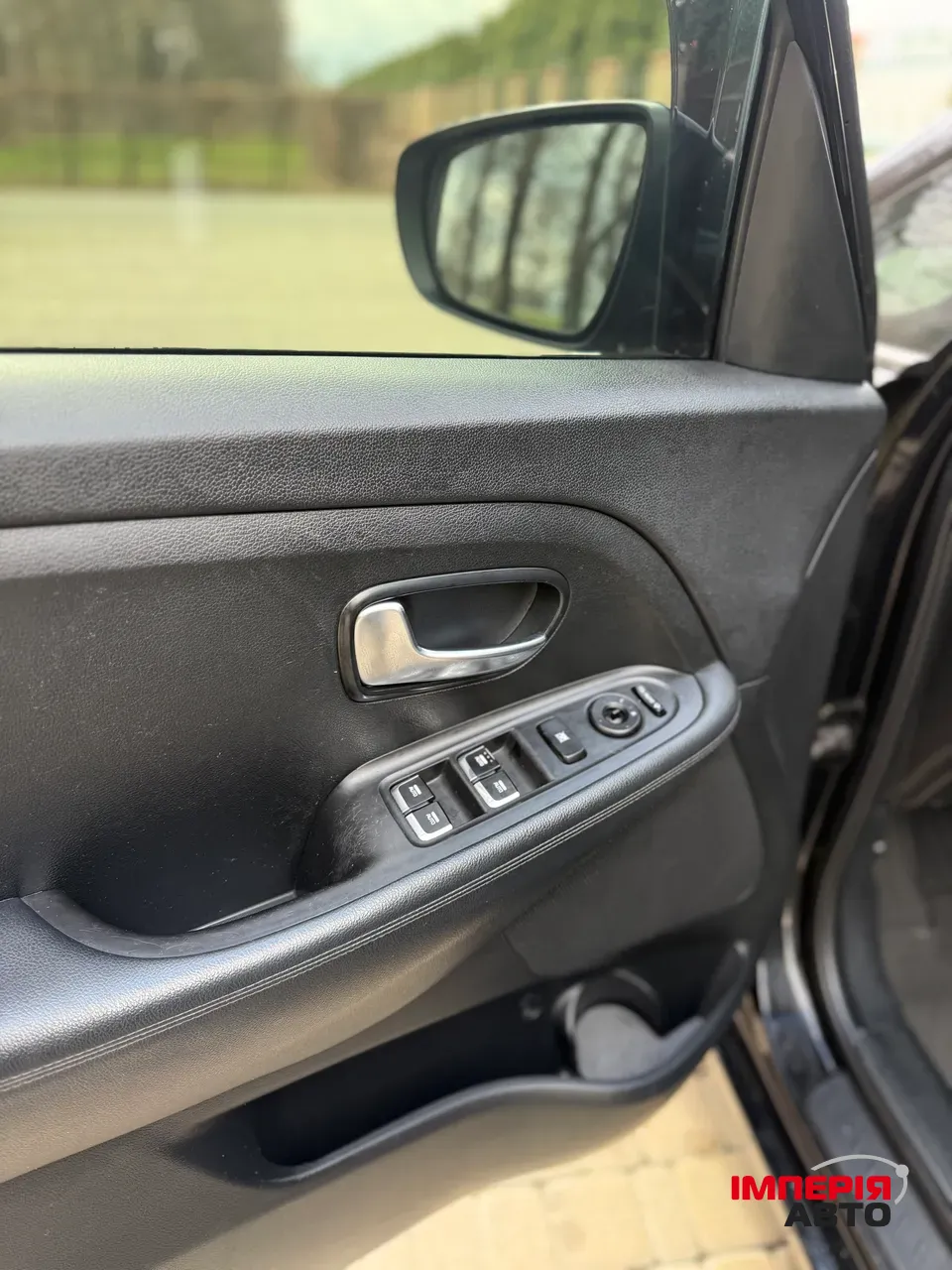 Kia Carens - фото 12
