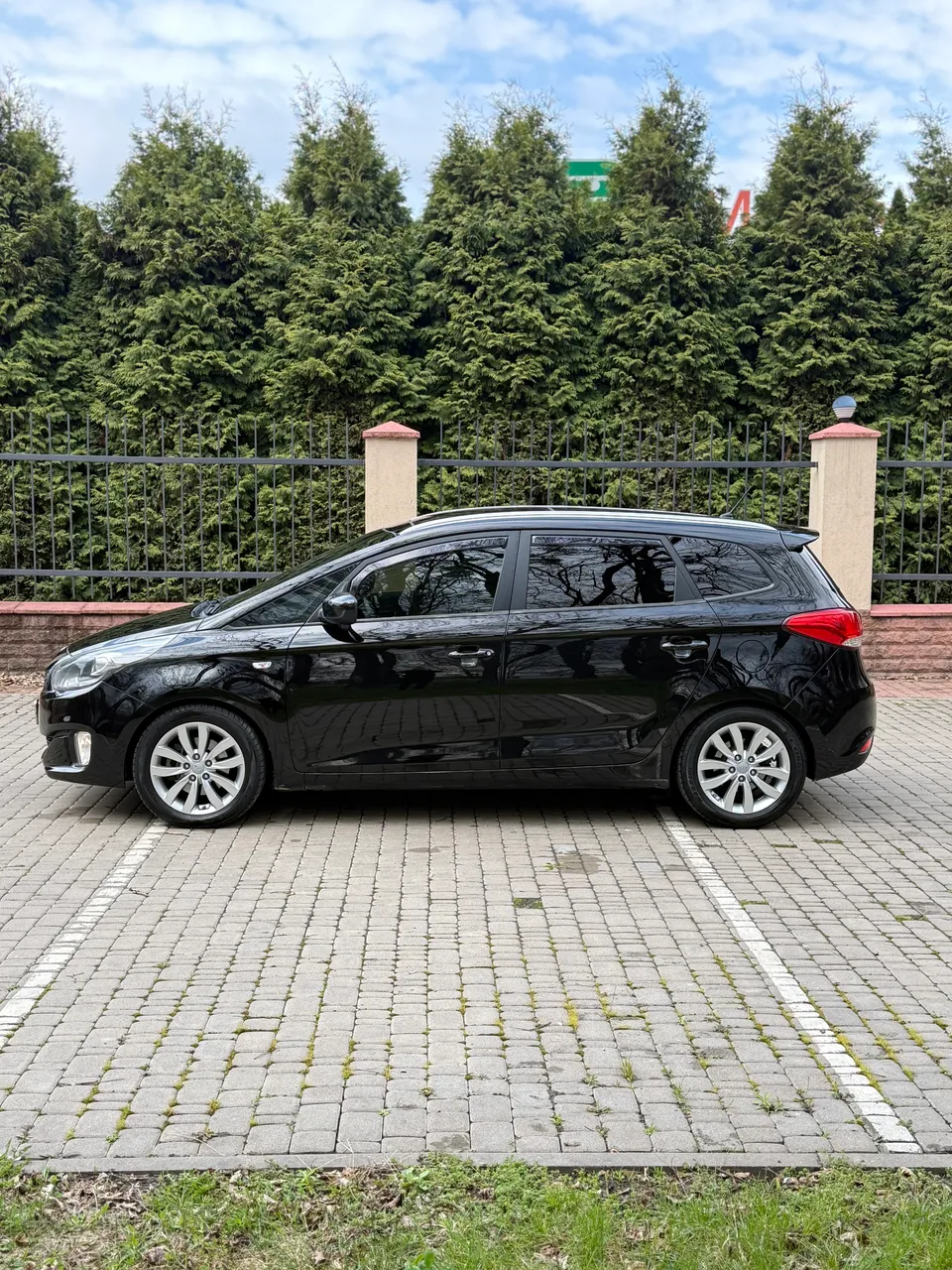 Kia Carens - фото 14