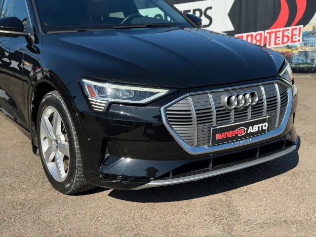 Audi e-tron - фото 2