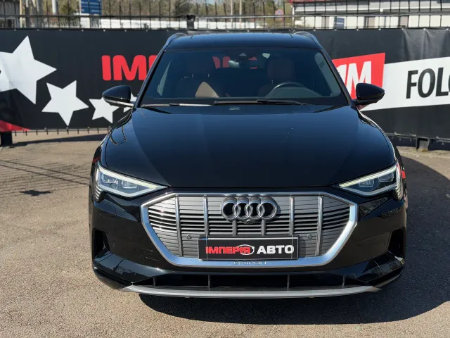 Audi e-tron - фото 4
