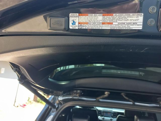 Toyota RAV4 - фото 2