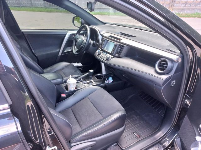 Toyota RAV4 - фото 4