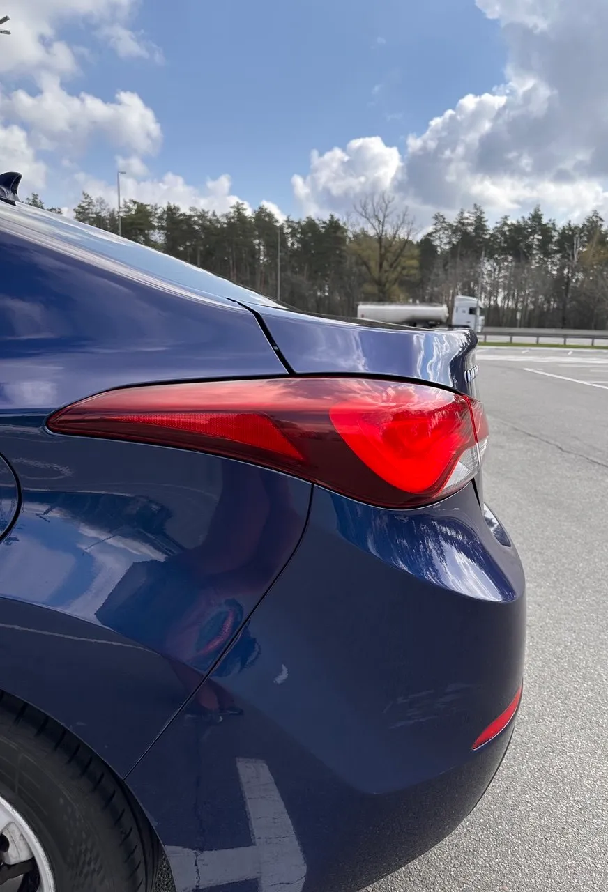Hyundai Elantra - фото 8