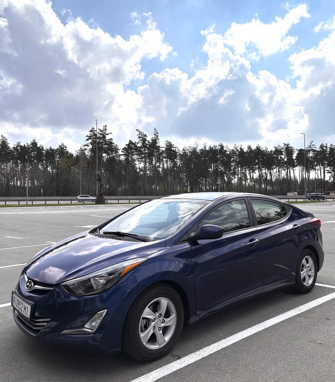 Hyundai Elantra - фото 1